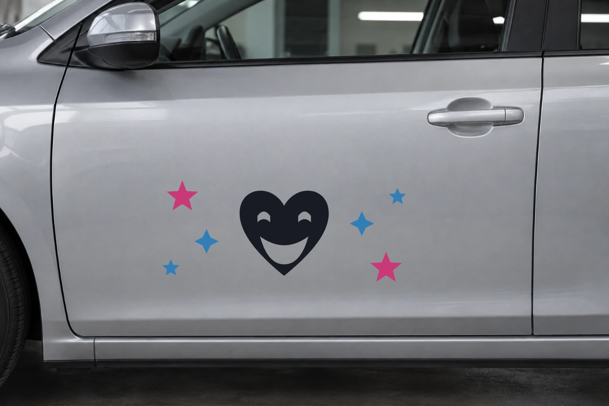 Cuore Sorriso - Costellazione | Adesivo tuning decorativo - simulazione fotografica di posa dello stesso disegno vettoriale, colori e proporzioni fedeli; scala ambientata indicativa